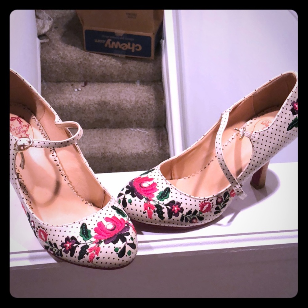 Dancing Days by Banned worn once heels